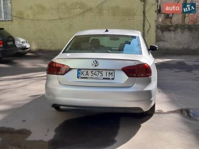 Серый Фольксваген Пассат, объемом двигателя 2.5 л и пробегом 190 тыс. км за 10000 $, фото 1 на Automoto.ua