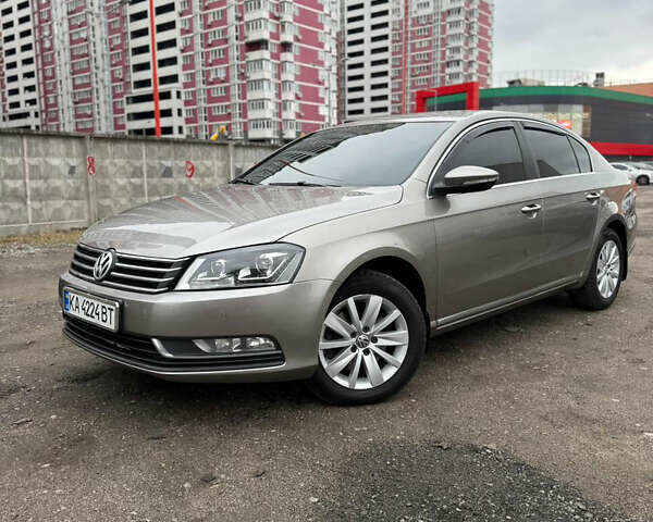 Серый Фольксваген Пассат, объемом двигателя 1.98 л и пробегом 215 тыс. км за 12900 $, фото 1 на Automoto.ua
