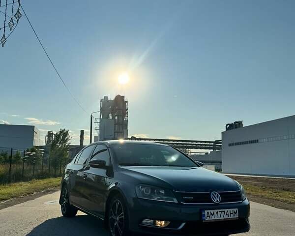 Сірий Фольксваген Пассат, об'ємом двигуна 1.6 л та пробігом 264 тис. км за 8950 $, фото 1 на Automoto.ua