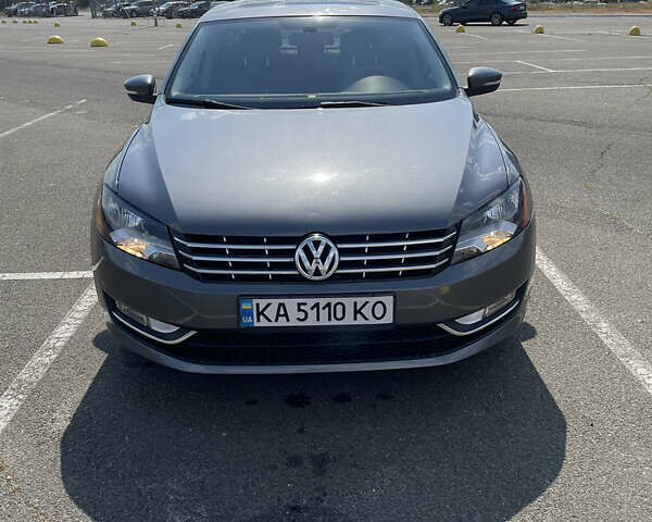 Сірий Фольксваген Пассат, об'ємом двигуна 2 л та пробігом 183 тис. км за 13500 $, фото 1 на Automoto.ua