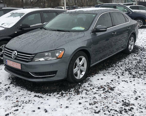 Серый Фольксваген Пассат, объемом двигателя 1.8 л и пробегом 220 тыс. км за 10500 $, фото 1 на Automoto.ua