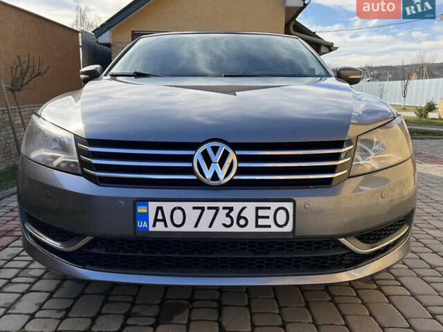 Серый Фольксваген Пассат, объемом двигателя 2.5 л и пробегом 282 тыс. км за 8700 $, фото 1 на Automoto.ua