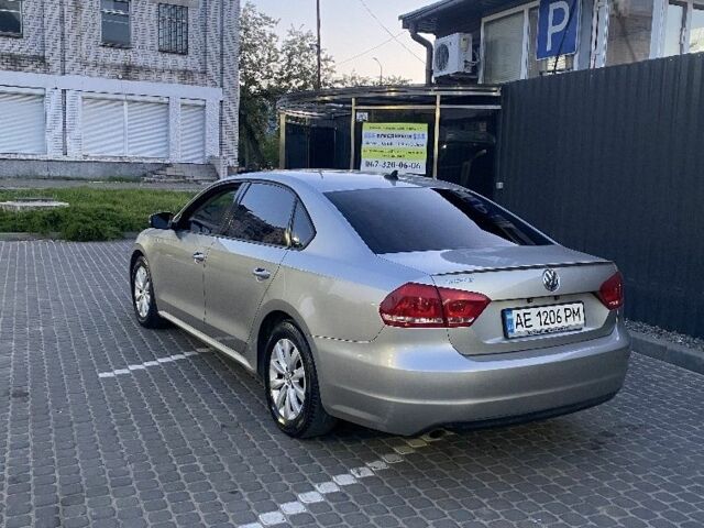 Серый Фольксваген Пассат, объемом двигателя 2.5 л и пробегом 250 тыс. км за 9000 $, фото 1 на Automoto.ua