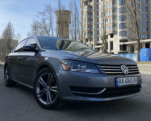 Сірий Фольксваген Пассат, об'ємом двигуна 2.5 л та пробігом 190 тис. км за 11500 $, фото 1 на Automoto.ua