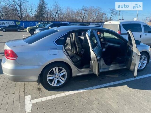 Серый Фольксваген Пассат, объемом двигателя 2.5 л и пробегом 197 тыс. км за 11500 $, фото 1 на Automoto.ua