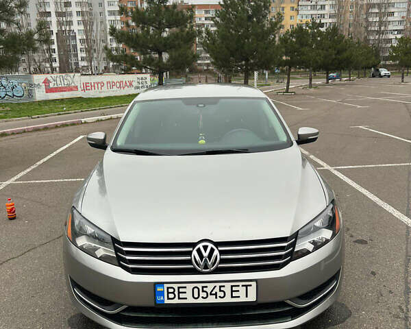 Серый Фольксваген Пассат, объемом двигателя 2.48 л и пробегом 178 тыс. км за 10800 $, фото 1 на Automoto.ua