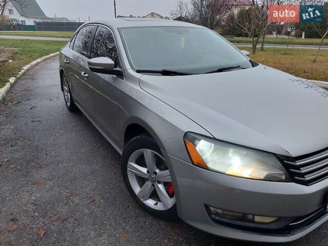 Серый Фольксваген Пассат, объемом двигателя 2.5 л и пробегом 219 тыс. км за 9800 $, фото 1 на Automoto.ua