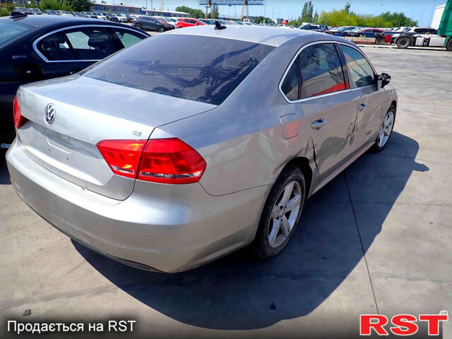Серый Фольксваген Пассат, объемом двигателя 2.5 л и пробегом 153 тыс. км за 8700 $, фото 1 на Automoto.ua