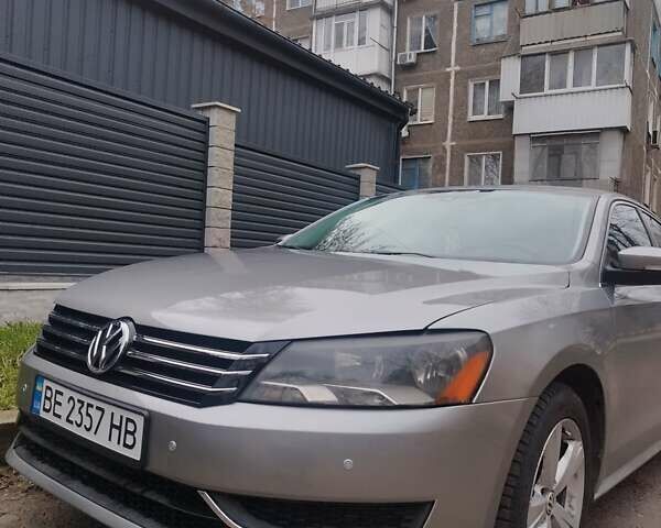 Серый Фольксваген Пассат, объемом двигателя 2.48 л и пробегом 125 тыс. км за 9000 $, фото 1 на Automoto.ua