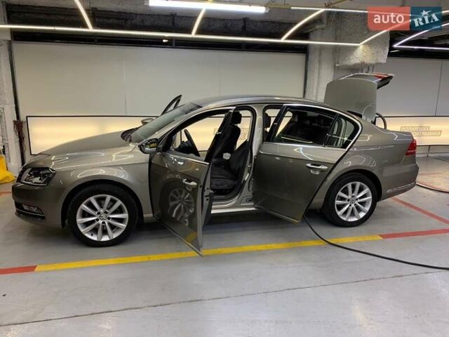 Сірий Фольксваген Пассат, об'ємом двигуна 1.97 л та пробігом 245 тис. км за 12500 $, фото 1 на Automoto.ua