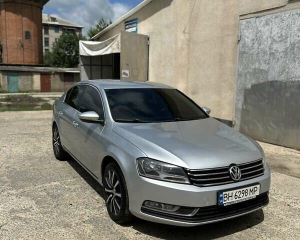 Серый Фольксваген Пассат, объемом двигателя 1.97 л и пробегом 250 тыс. км за 11000 $, фото 1 на Automoto.ua