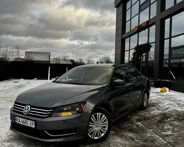 Серый Фольксваген Пассат, объемом двигателя 2.5 л и пробегом 171 тыс. км за 10800 $, фото 1 на Automoto.ua