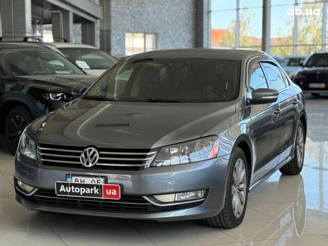 Серый Фольксваген Пассат, объемом двигателя 2.5 л и пробегом 217 тыс. км за 10640 $, фото 1 на Automoto.ua