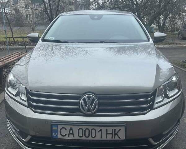 Серый Фольксваген Пассат, объемом двигателя 1.97 л и пробегом 350 тыс. км за 13000 $, фото 1 на Automoto.ua