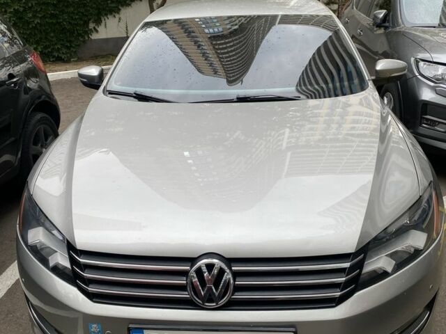 Серый Фольксваген Пассат, объемом двигателя 2.5 л и пробегом 27 тыс. км за 7000 $, фото 1 на Automoto.ua