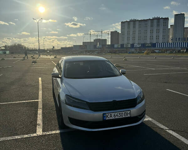 Серый Фольксваген Пассат, объемом двигателя 2.5 л и пробегом 216 тыс. км за 9800 $, фото 1 на Automoto.ua