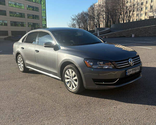 Серый Фольксваген Пассат, объемом двигателя 1.8 л и пробегом 170 тыс. км за 9500 $, фото 1 на Automoto.ua