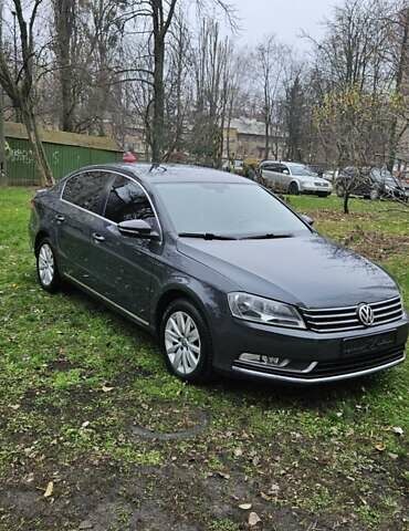 Сірий Фольксваген Пассат, об'ємом двигуна 1.6 л та пробігом 245 тис. км за 10300 $, фото 1 на Automoto.ua
