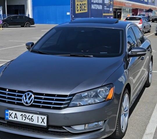 Серый Фольксваген Пассат, объемом двигателя 1.8 л и пробегом 224 тыс. км за 12100 $, фото 1 на Automoto.ua