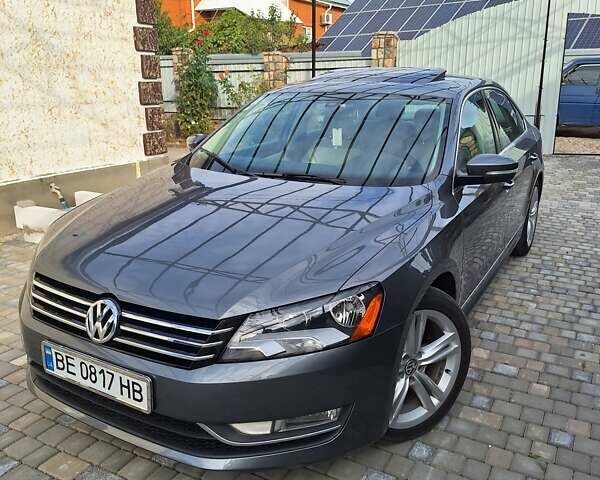 Серый Фольксваген Пассат, объемом двигателя 1.8 л и пробегом 319 тыс. км за 12000 $, фото 1 на Automoto.ua