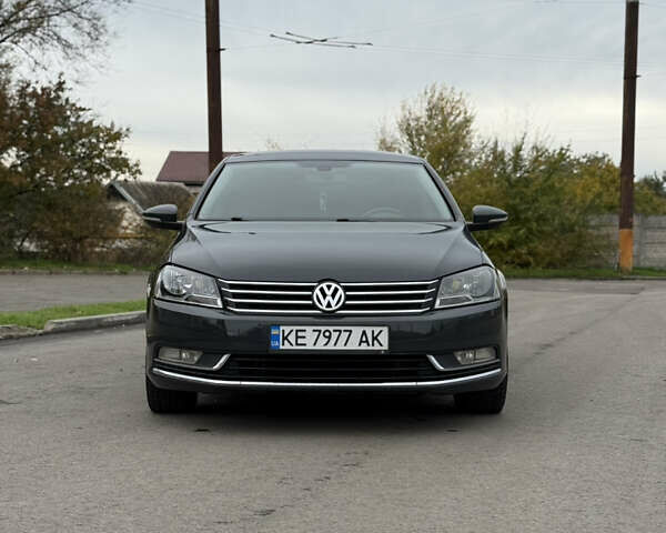 Серый Фольксваген Пассат, объемом двигателя 1.97 л и пробегом 277 тыс. км за 12150 $, фото 1 на Automoto.ua