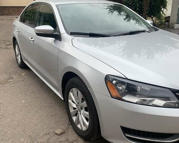 Серый Фольксваген Пассат, объемом двигателя 1.8 л и пробегом 213 тыс. км за 10600 $, фото 1 на Automoto.ua