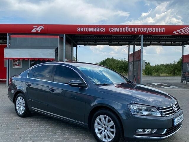 Серый Фольксваген Пассат, объемом двигателя 1.4 л и пробегом 269 тыс. км за 9800 $, фото 1 на Automoto.ua