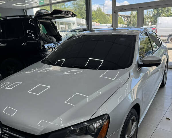 Сірий Фольксваген Пассат, об'ємом двигуна 1.8 л та пробігом 230 тис. км за 10500 $, фото 1 на Automoto.ua