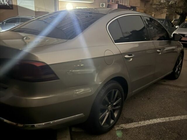 Серый Фольксваген Пассат, объемом двигателя 2 л и пробегом 220 тыс. км за 14500 $, фото 1 на Automoto.ua