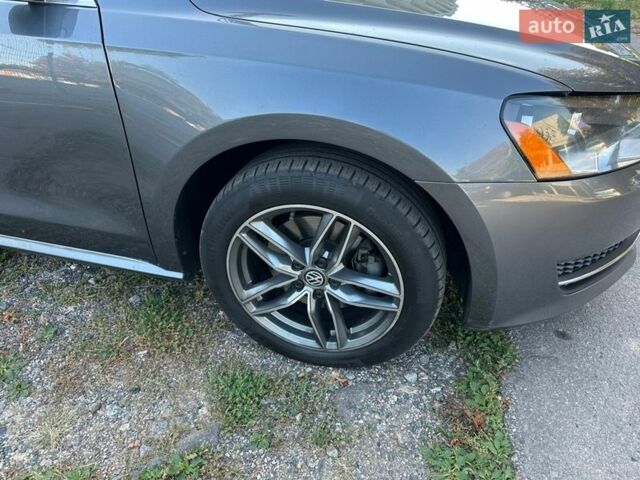 Серый Фольксваген Пассат, объемом двигателя 2.48 л и пробегом 223 тыс. км за 11700 $, фото 1 на Automoto.ua