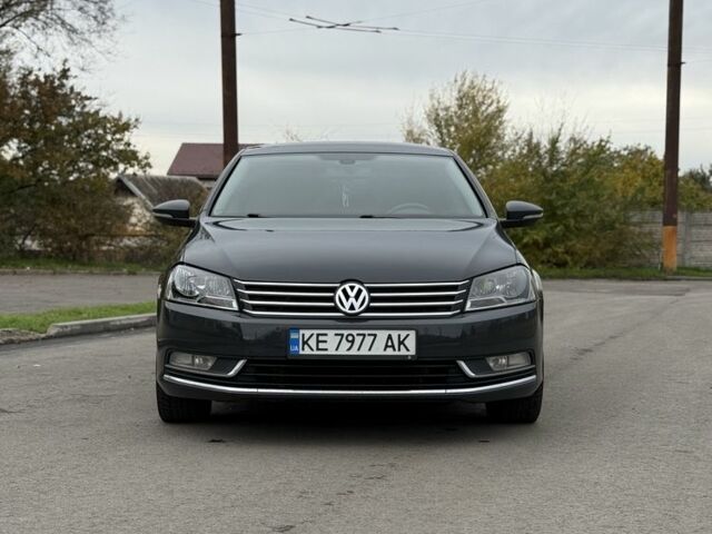 Серый Фольксваген Пассат, объемом двигателя 2 л и пробегом 277 тыс. км за 12150 $, фото 1 на Automoto.ua