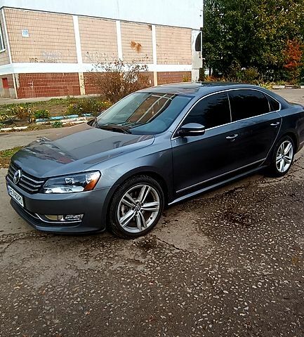 Серый Фольксваген Пассат, объемом двигателя 1.8 л и пробегом 114 тыс. км за 12000 $, фото 1 на Automoto.ua