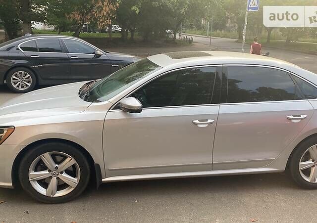 Серый Фольксваген Пассат, объемом двигателя 1.8 л и пробегом 160 тыс. км за 12000 $, фото 1 на Automoto.ua