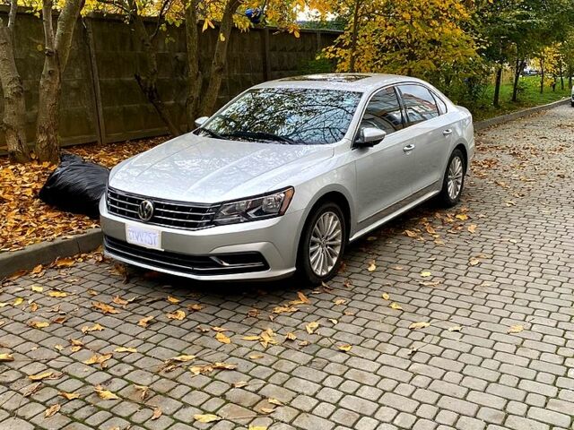 Серый Фольксваген Пассат, объемом двигателя 1.8 л и пробегом 145 тыс. км за 14000 $, фото 1 на Automoto.ua