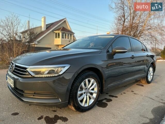 Серый Фольксваген Пассат, объемом двигателя 1.97 л и пробегом 260 тыс. км за 12700 $, фото 1 на Automoto.ua