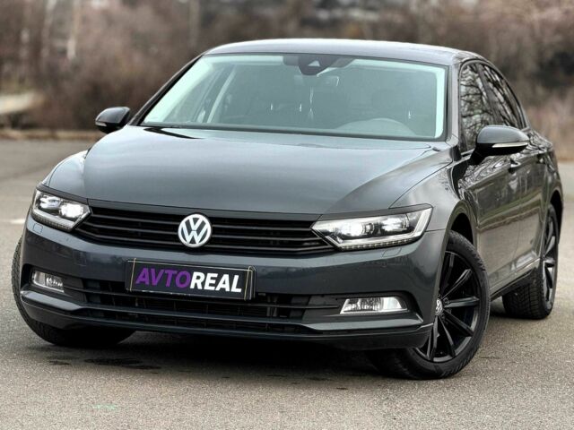 Серый Фольксваген Пассат, объемом двигателя 2 л и пробегом 257 тыс. км за 15900 $, фото 1 на Automoto.ua