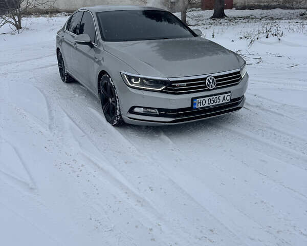 Сірий Фольксваген Пассат, об'ємом двигуна 1.97 л та пробігом 275 тис. км за 15999 $, фото 1 на Automoto.ua