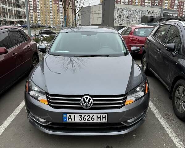 Серый Фольксваген Пассат, объемом двигателя 1.8 л и пробегом 165 тыс. км за 12500 $, фото 1 на Automoto.ua