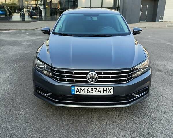 Фольксваген Пассат 2015 в Житомире на Automoto.ua Серый Фольксваген Пассат, объемом двигателя 1.8 л и пробегом 185 тыс. км за 11500 $, фото 1 на Automoto.ua