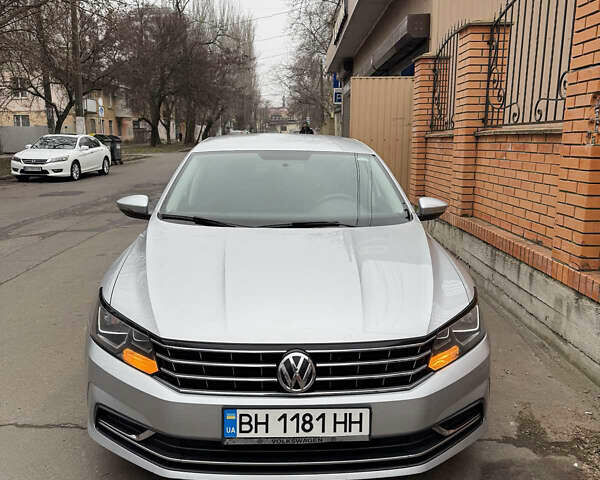 Серый Фольксваген Пассат, объемом двигателя 1.8 л и пробегом 147 тыс. км за 11500 $, фото 1 на Automoto.ua