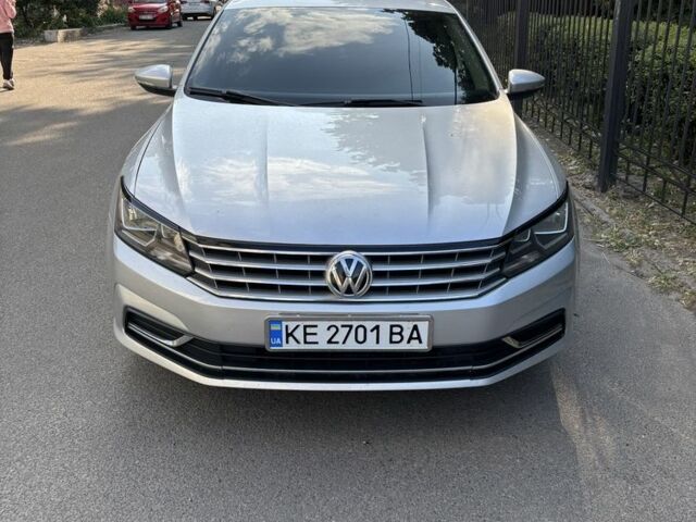 Серый Фольксваген Пассат, объемом двигателя 1.8 л и пробегом 228 тыс. км за 11000 $, фото 1 на Automoto.ua