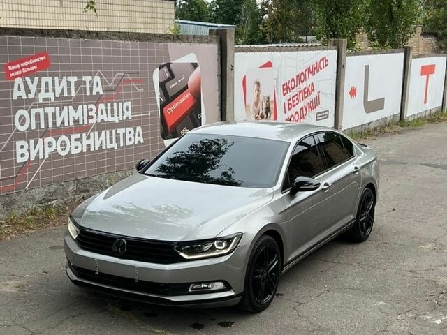 Серый Фольксваген Пассат, объемом двигателя 1.97 л и пробегом 240 тыс. км за 17950 $, фото 1 на Automoto.ua