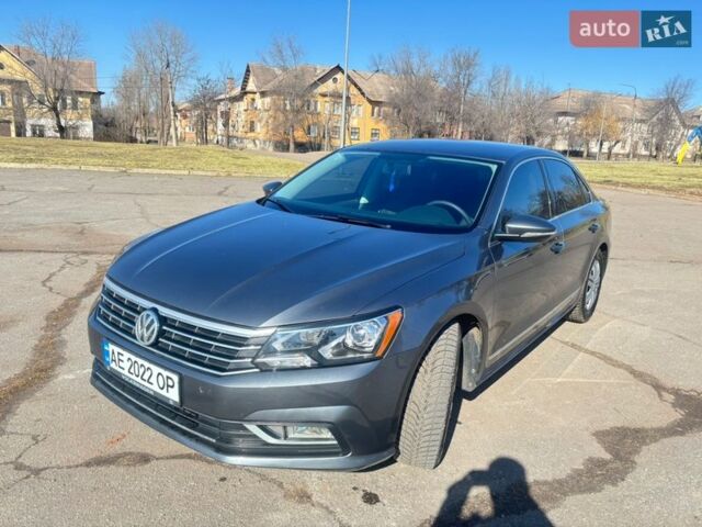 Серый Фольксваген Пассат, объемом двигателя 1.8 л и пробегом 106 тыс. км за 12600 $, фото 1 на Automoto.ua