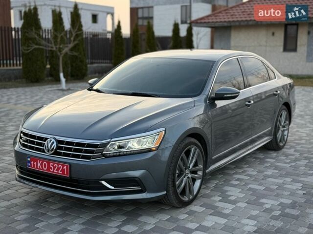 Сірий Фольксваген Пассат, об'ємом двигуна 1.8 л та пробігом 163 тис. км за 13300 $, фото 1 на Automoto.ua