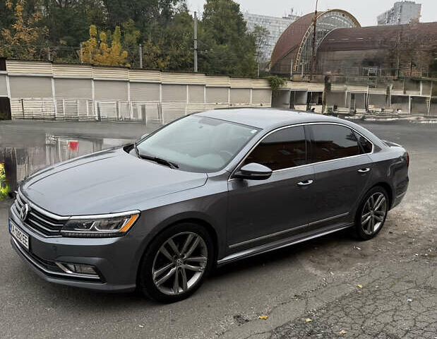 Сірий Фольксваген Пассат, об'ємом двигуна 1.8 л та пробігом 180 тис. км за 13000 $, фото 1 на Automoto.ua