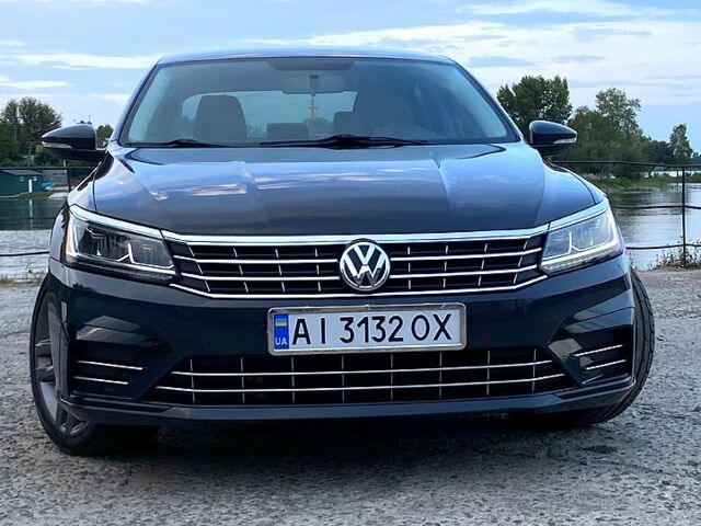 Серый Фольксваген Пассат, объемом двигателя 1.8 л и пробегом 219 тыс. км за 14000 $, фото 1 на Automoto.ua