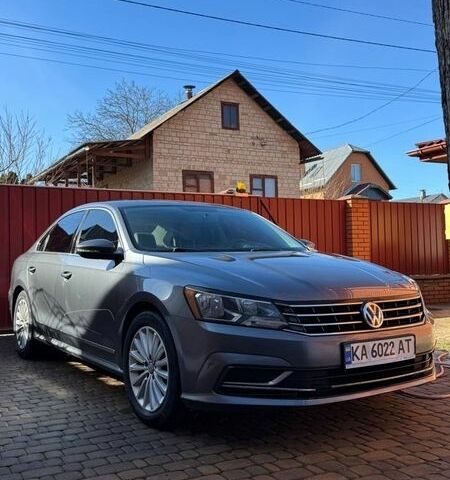 Серый Фольксваген Пассат, объемом двигателя 1.8 л и пробегом 140 тыс. км за 12600 $, фото 1 на Automoto.ua