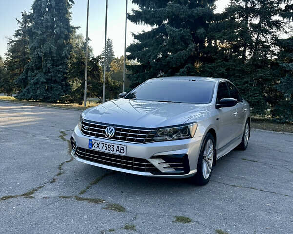 Серый Фольксваген Пассат, объемом двигателя 1.8 л и пробегом 97 тыс. км за 14300 $, фото 1 на Automoto.ua