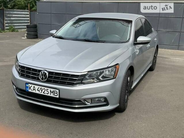 Сірий Фольксваген Пассат, об'ємом двигуна 1.8 л та пробігом 204 тис. км за 11500 $, фото 1 на Automoto.ua