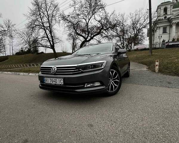 Серый Фольксваген Пассат, объемом двигателя 1.97 л и пробегом 265 тыс. км за 16300 $, фото 1 на Automoto.ua